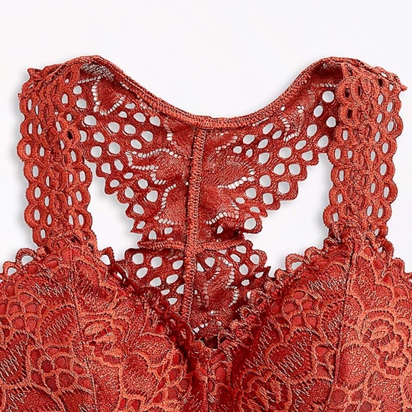 🆕Sz Med & Large Eyelet Racerback Bralette - Picture 3 of 5